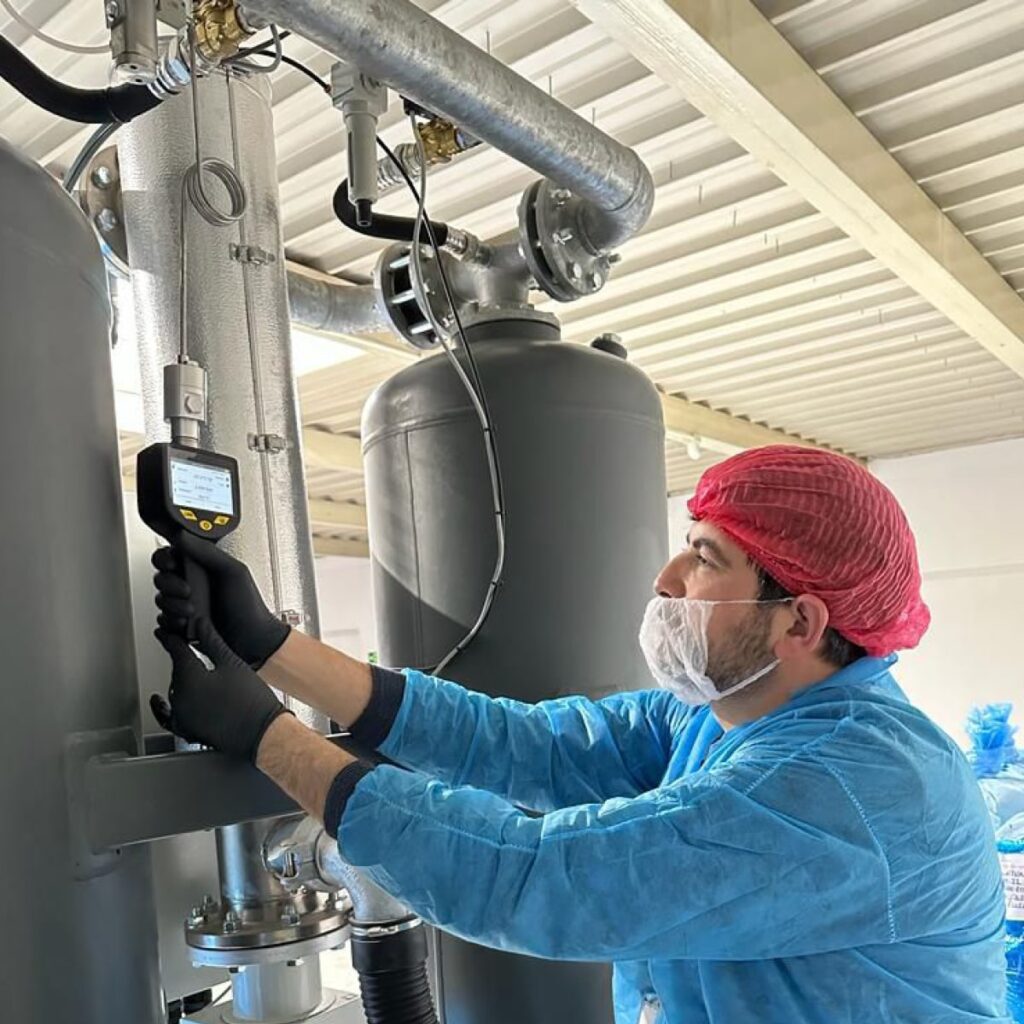 SUTO-iTEC-S520-portable-dew-point-meter-for-compressed-air-and-gases-100-plus-20-c-td-60-p (2)